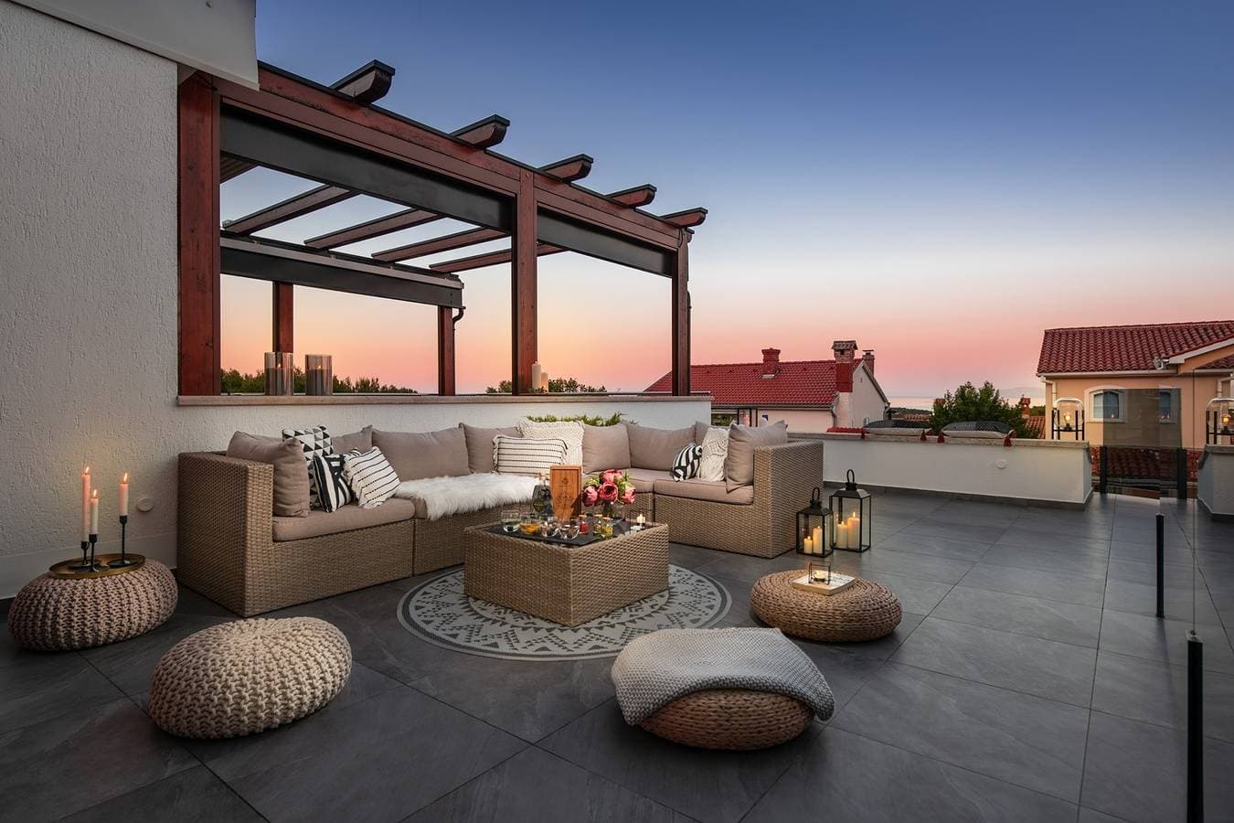 Foto 6 von 44: Sea view modern spacious lounge house