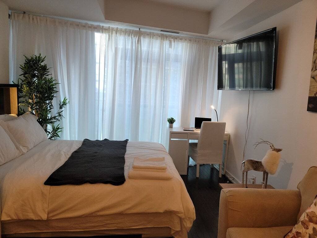 Foto 7 von 15: Luxury Condo in Financial District across Cn Tower