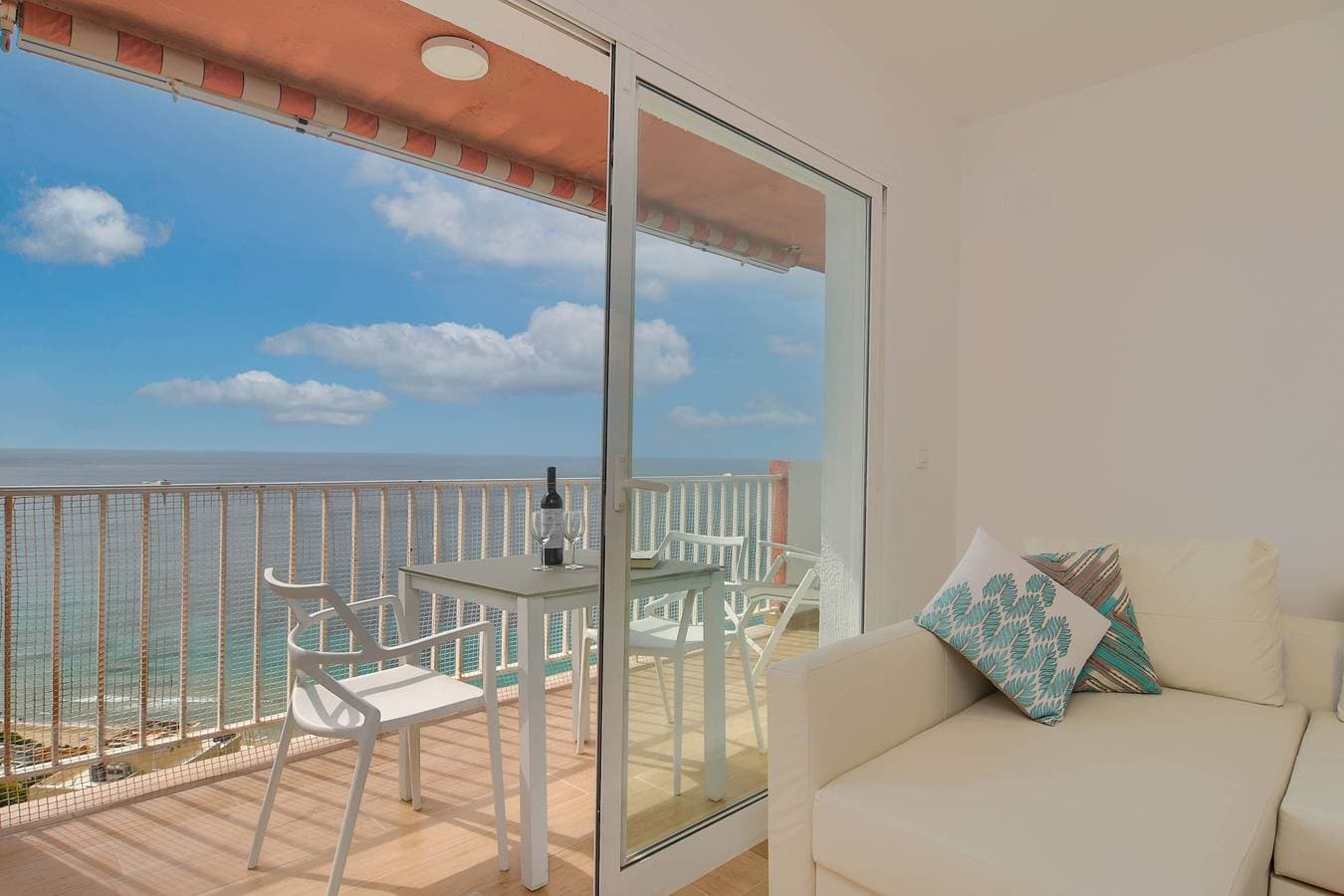 Foto 2 von 11: Appartement La Perla Seaview Calpe mit Meerblick, Pool, WLAN, Klimaanlage, Balkon & Terrasse