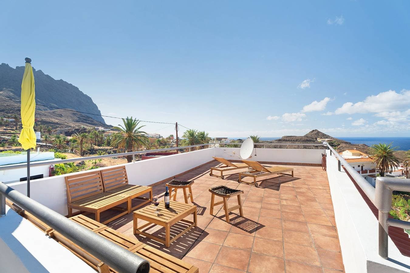 Foto 3 von 30: Vv La Era mit Meerblick, privater Terrasse, WLAN und Klimaanlage