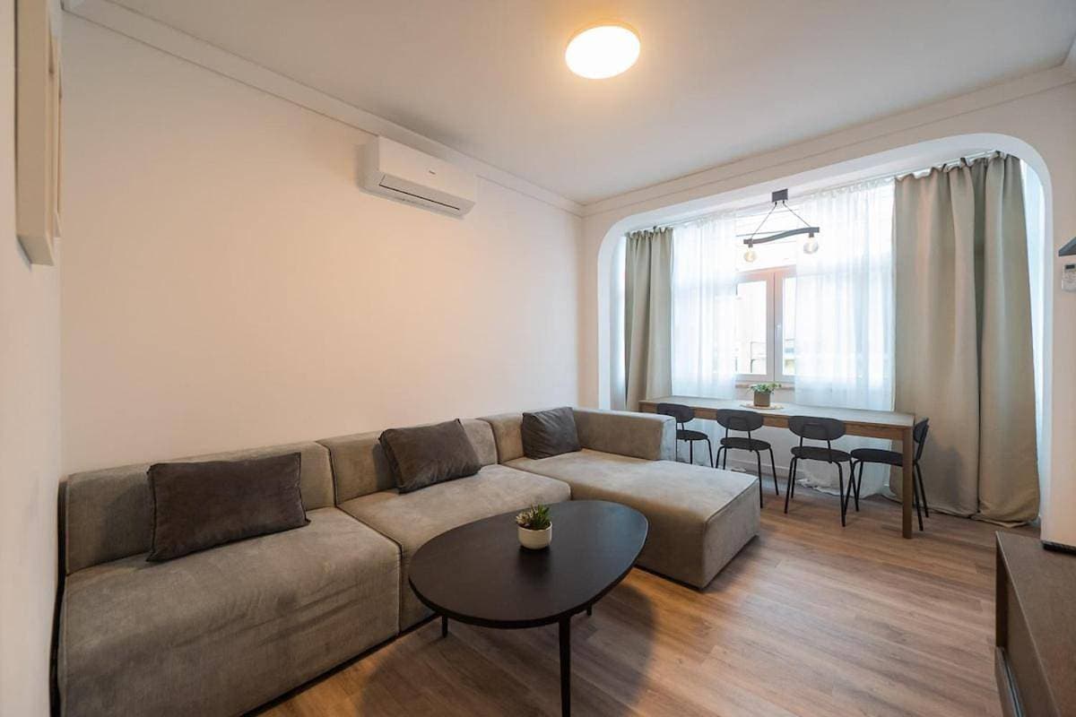 Estoril Gem - Cosy, Spacious & Close to the Beach 1
