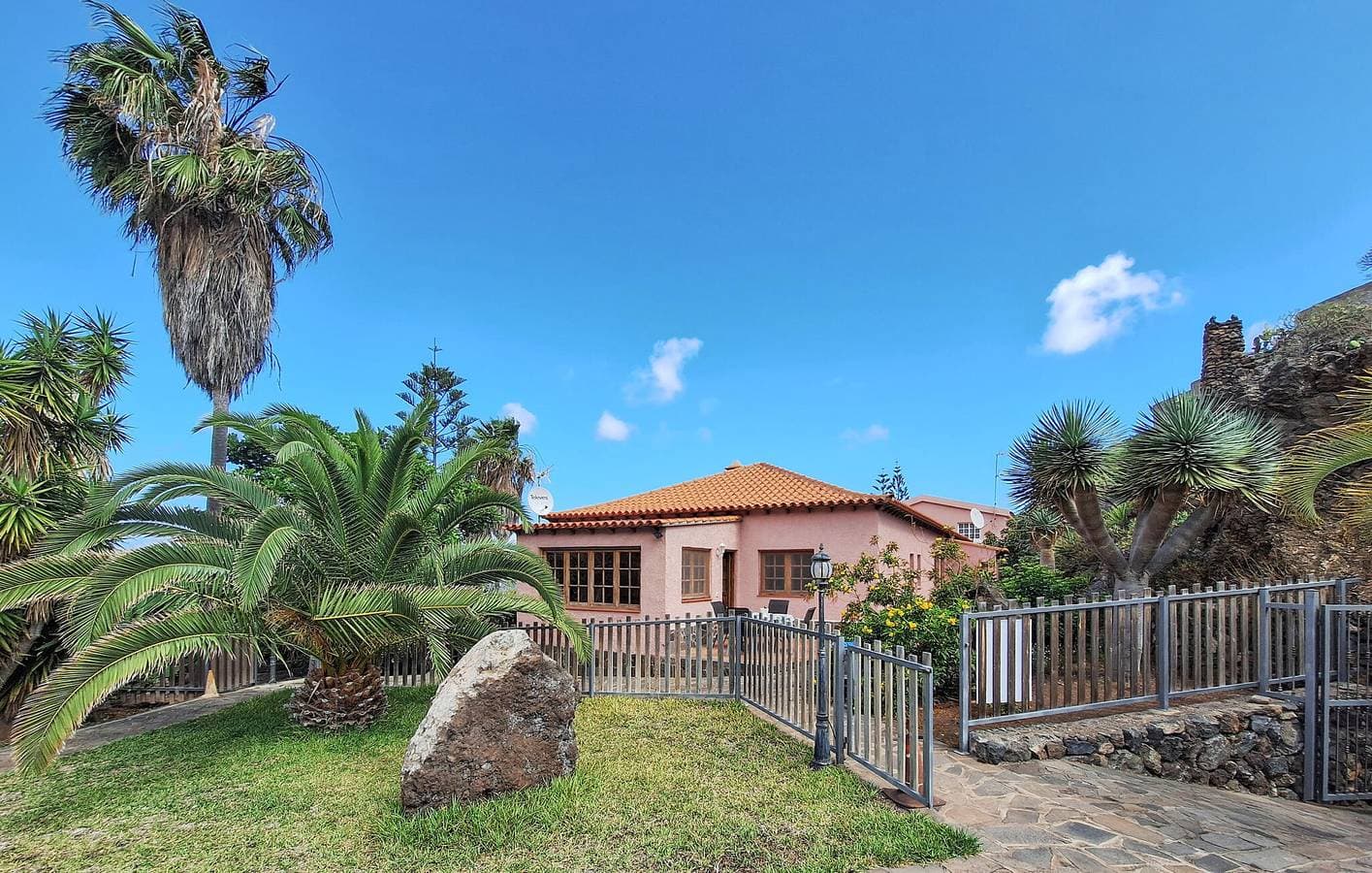 Rückzugsort am Meer mit Pool und Terrasse, 2 km von Playa del Fraile entfernt 1