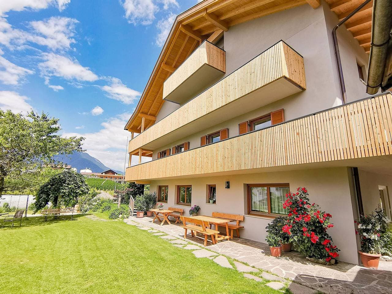 Foto 5 von 21: Einzimmerappartement 'Linderhof Nido' mit Bergblick, Gemeinschaftspool und Wi-Fi