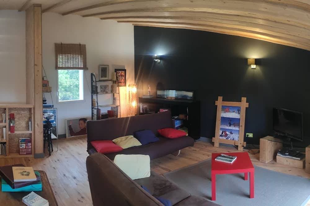 Foto 10 von 30: A spacious house with an unobstructed view, at the trailhead