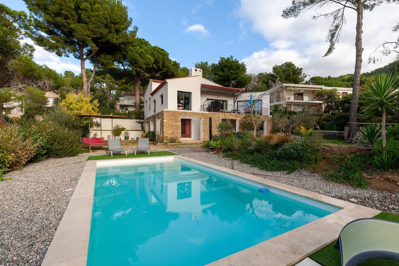 Bas de Villa Piscine 150m de la mer 1