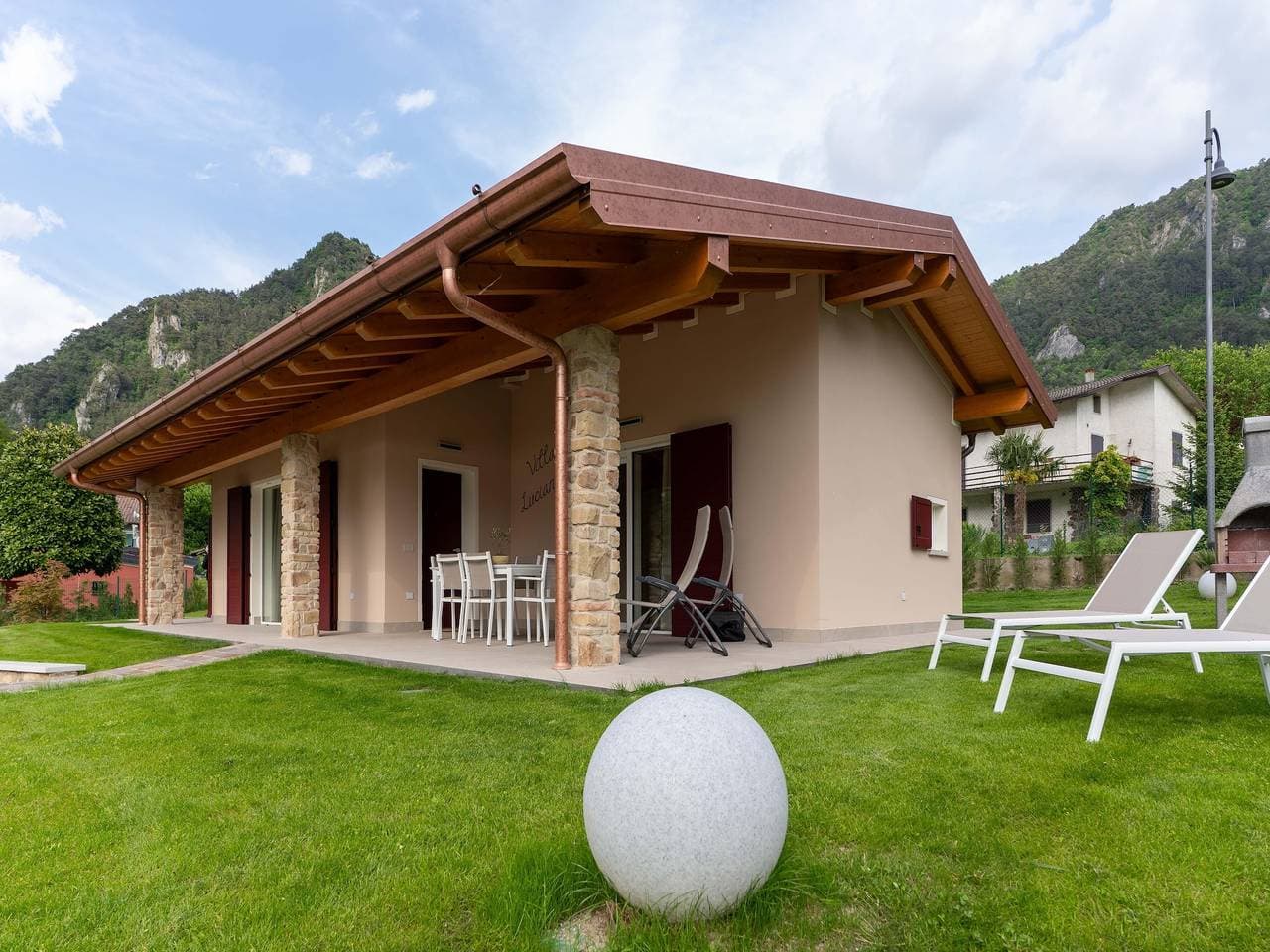 Foto 2 von 33: Villa am Idrosee mit Bergblick