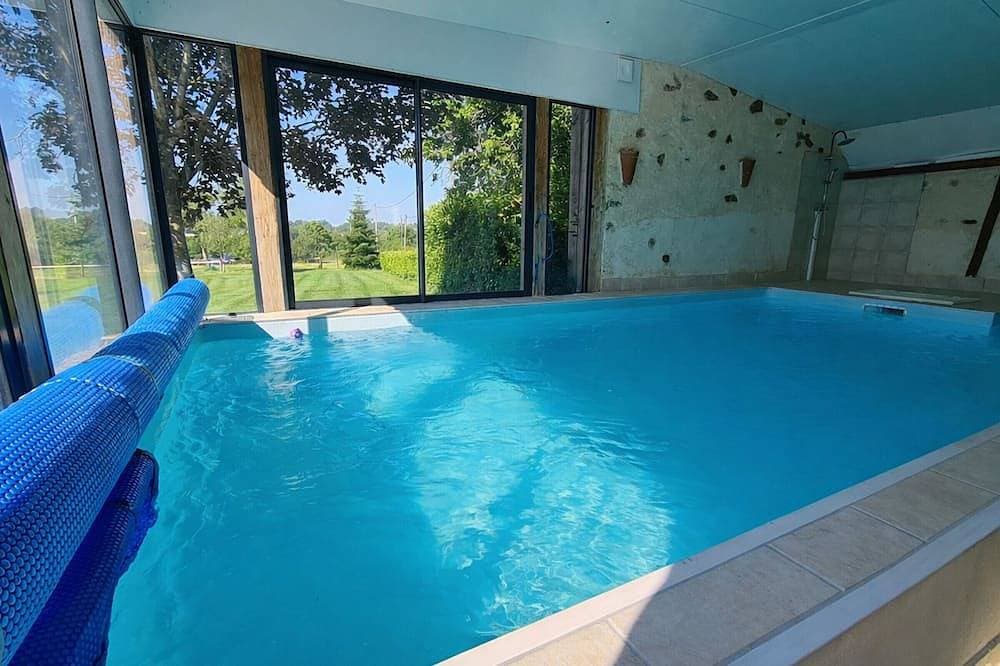 Großes Haus mit Beheiztem Pool in Bois Bertrand 1