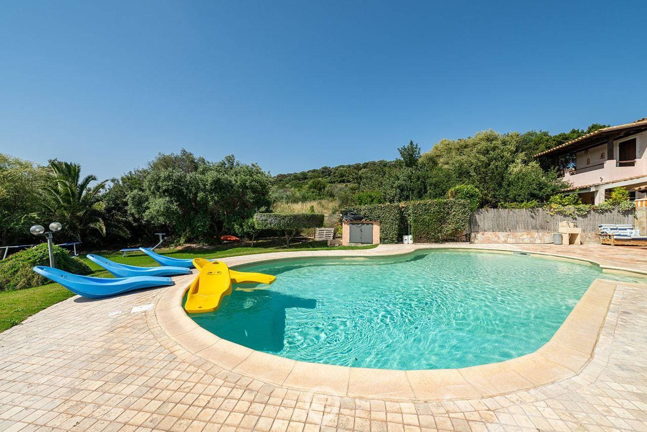 Foto 8 von 37: Ferienhaus für 4 Personen mit Pool