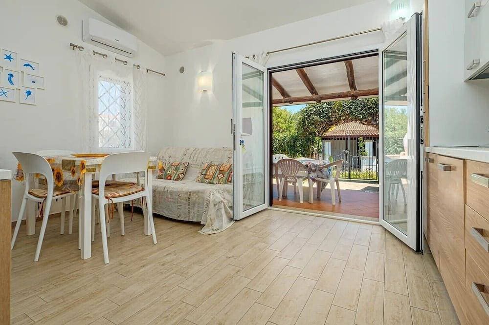 Foto 8 von 30: Kleines Haus mit Parkplatz und Veranda, 900 m vom Strand entfernt – San Teodoro