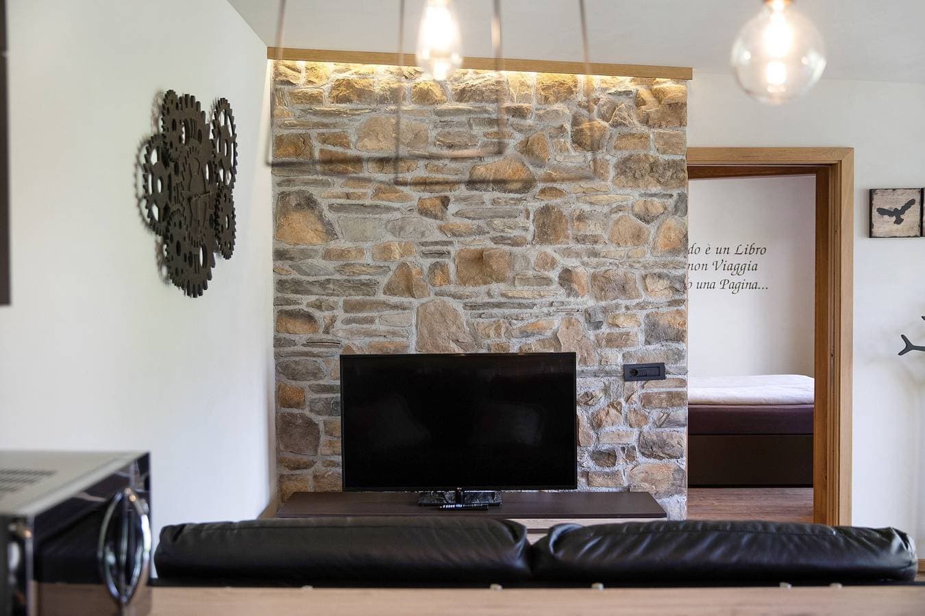 Foto 8 von 29: Ferienwohnung Chalet Monteneve Neve mit Bergblick, Gemeinschaftsgarten und WLAN