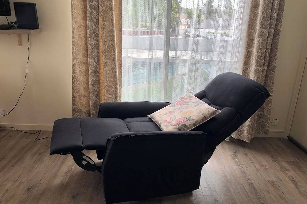 Foto 6 von 12: T1 33m very bright, elevator, balcony, private parking, close to shops