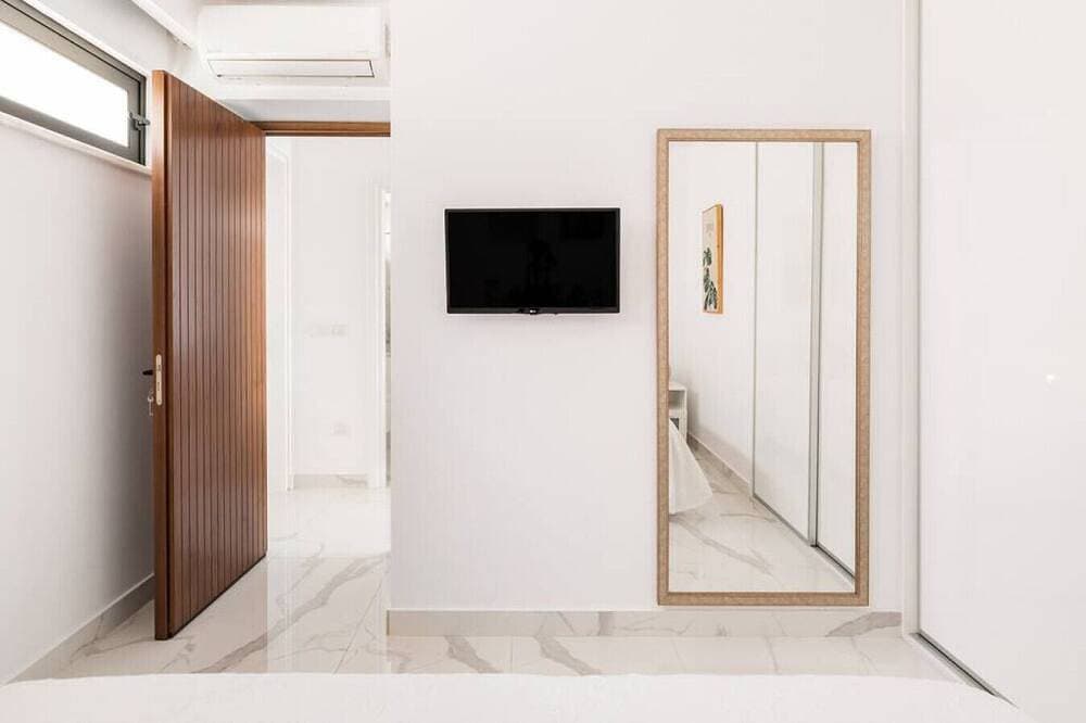 Foto 4 von 22: Phaedrus Living Seaview Luxury Marina Court