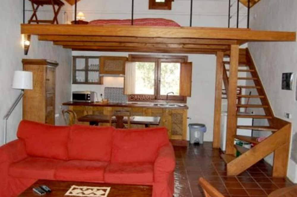 Foto 8 von 15: Restauriertes kanarisches Ferienhaus El Roble mit privatem Pool in Fon