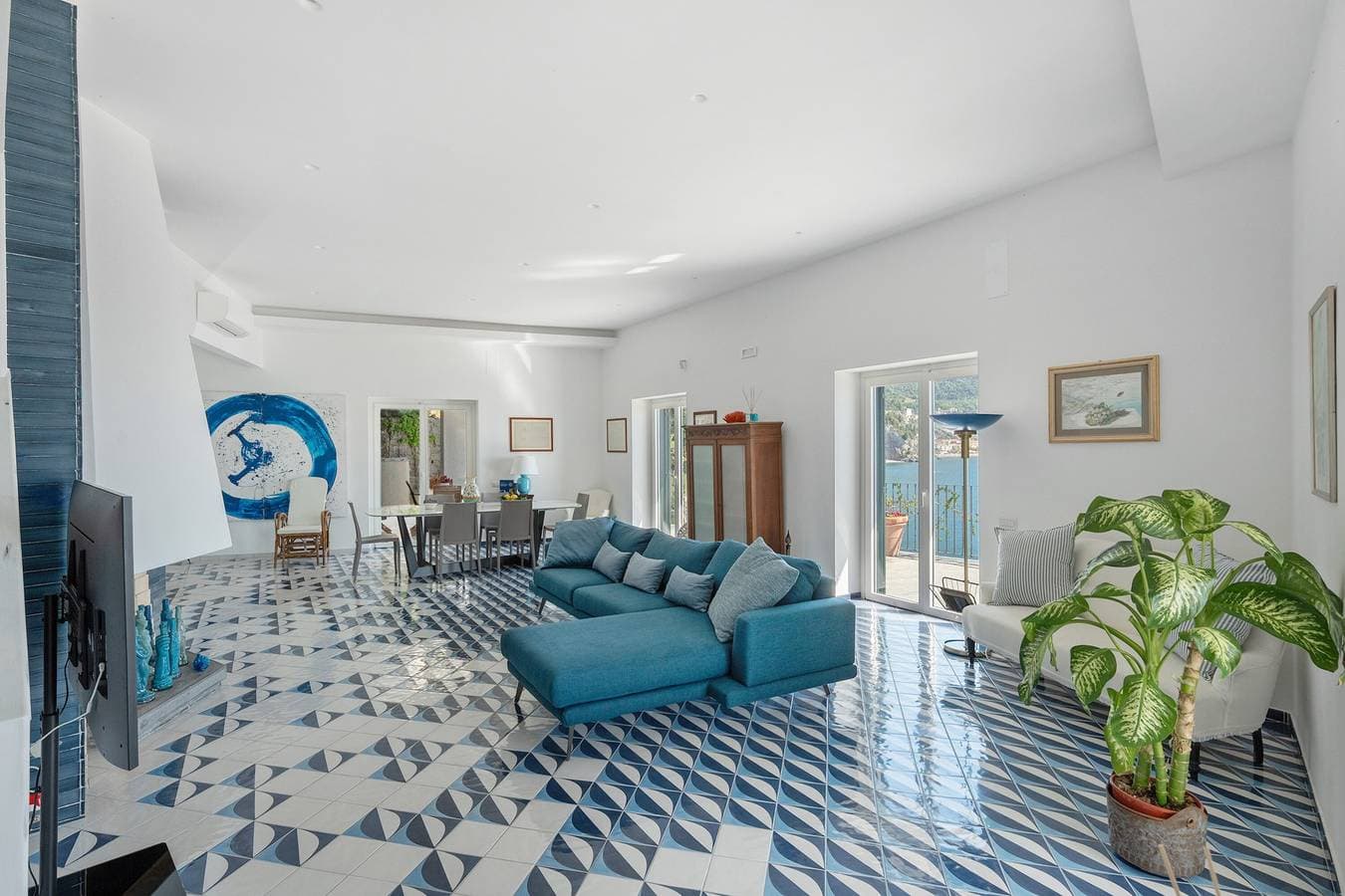 Foto 7 von 40: Villa 'Luxury A Strapiombo Sul Mare' mit Meerblick, Wi-Fi und Klimaanlage