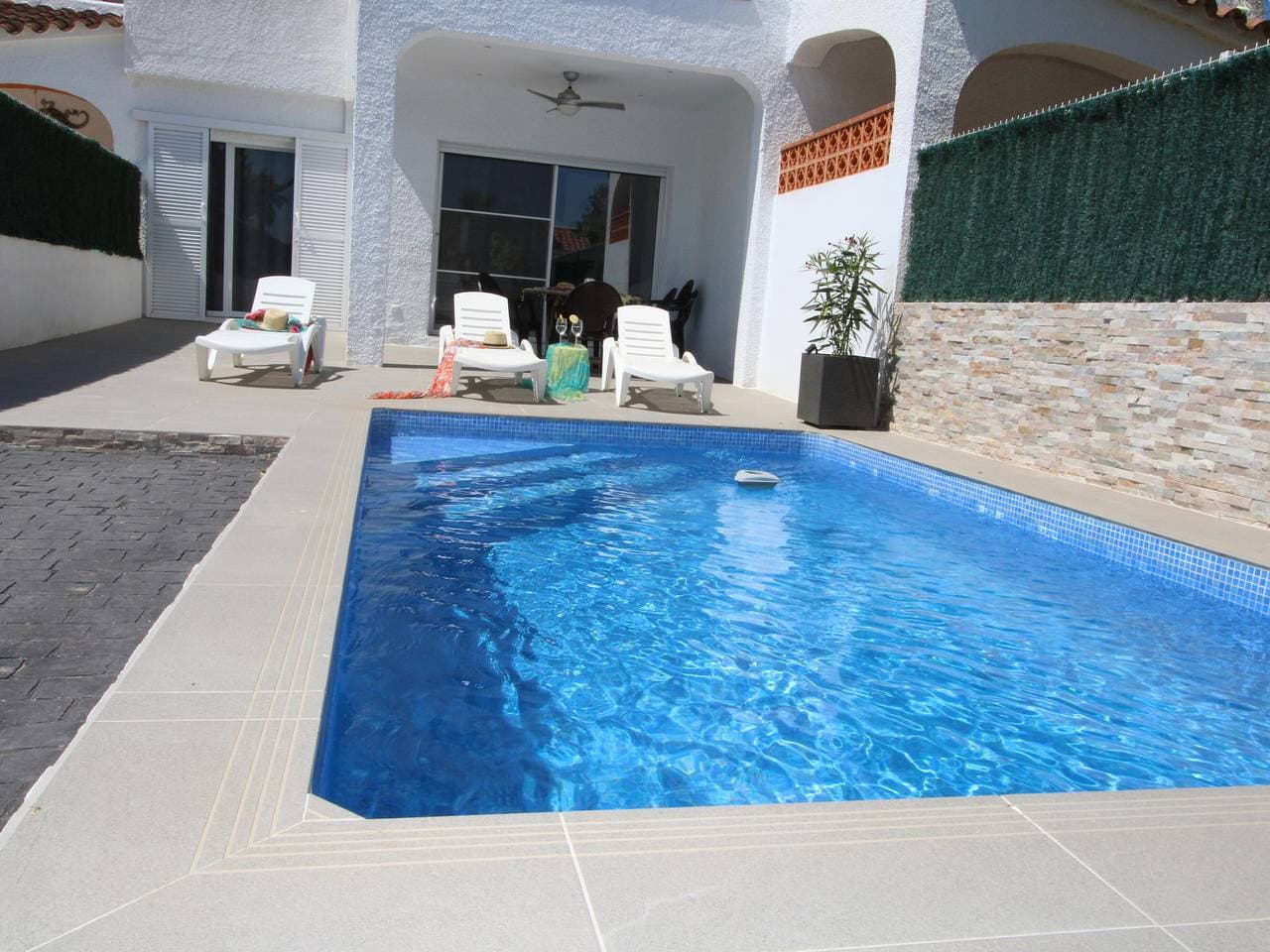 Foto 3 von 36: Ferienhaus am Meer mit Pool, nahe Hundestrand, gratis WLAN, Klima optional, Haustiere erlaubt
