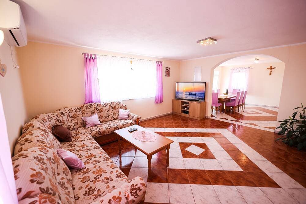 Foto 6 von 13: 3-Zimmer-Ferienwohnung mit Terrasse und Meerblick Kozjaca, Paklenica