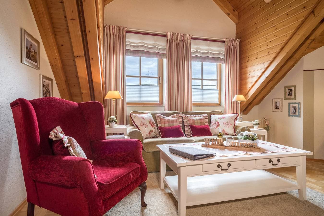 Foto 3 von 32: Charmante Ferienwohnung 5 auf dem "Trostelhof" mit Balkon