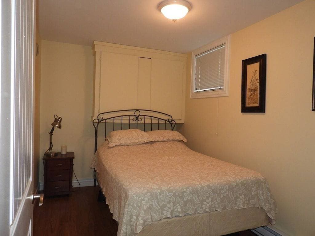 Foto 6 von 10: Möbliertes Apartment mit 1 Schlafzimmer und Blick auf den Hafen von Halifax