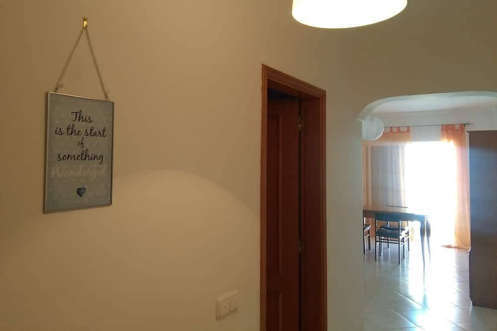Foto 9 von 15: 1D geräumige 1-Zimmer-Wohnung und Barbecue