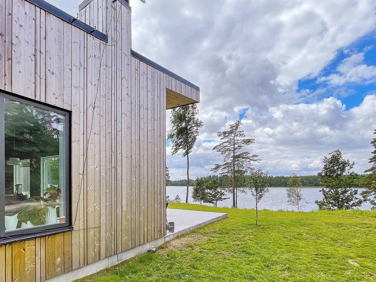 Foto 8 von 42: Geräumige Villa am See mit Sauna