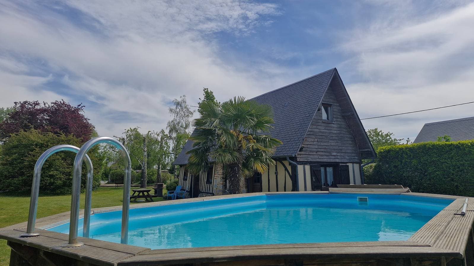 Foto 5 von 25: Bohème-Gîte im Zirkuswagen für 2–4 Personen nahe Honfleur mit Pool