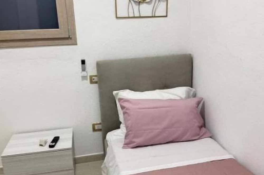 Foto 5 von 30: Attinie Apartment – ​​Relax and enjoy the sea view just steps from the beach.