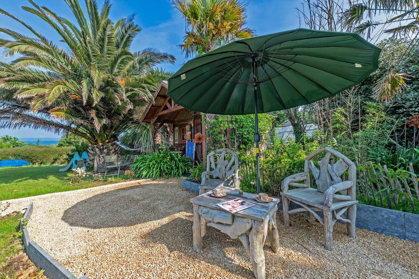 Foto 13 von 30: Chalet mit Meerblick, privatem Garten und Terrasse, 100 m vom Strand entfernt
