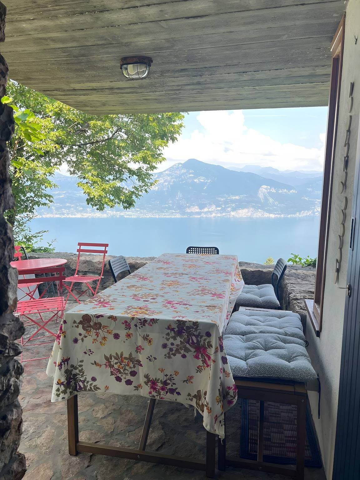 Foto 4 von 39: 'Villa Franca San Zeno' mit Seeblick, Garten und WLAN