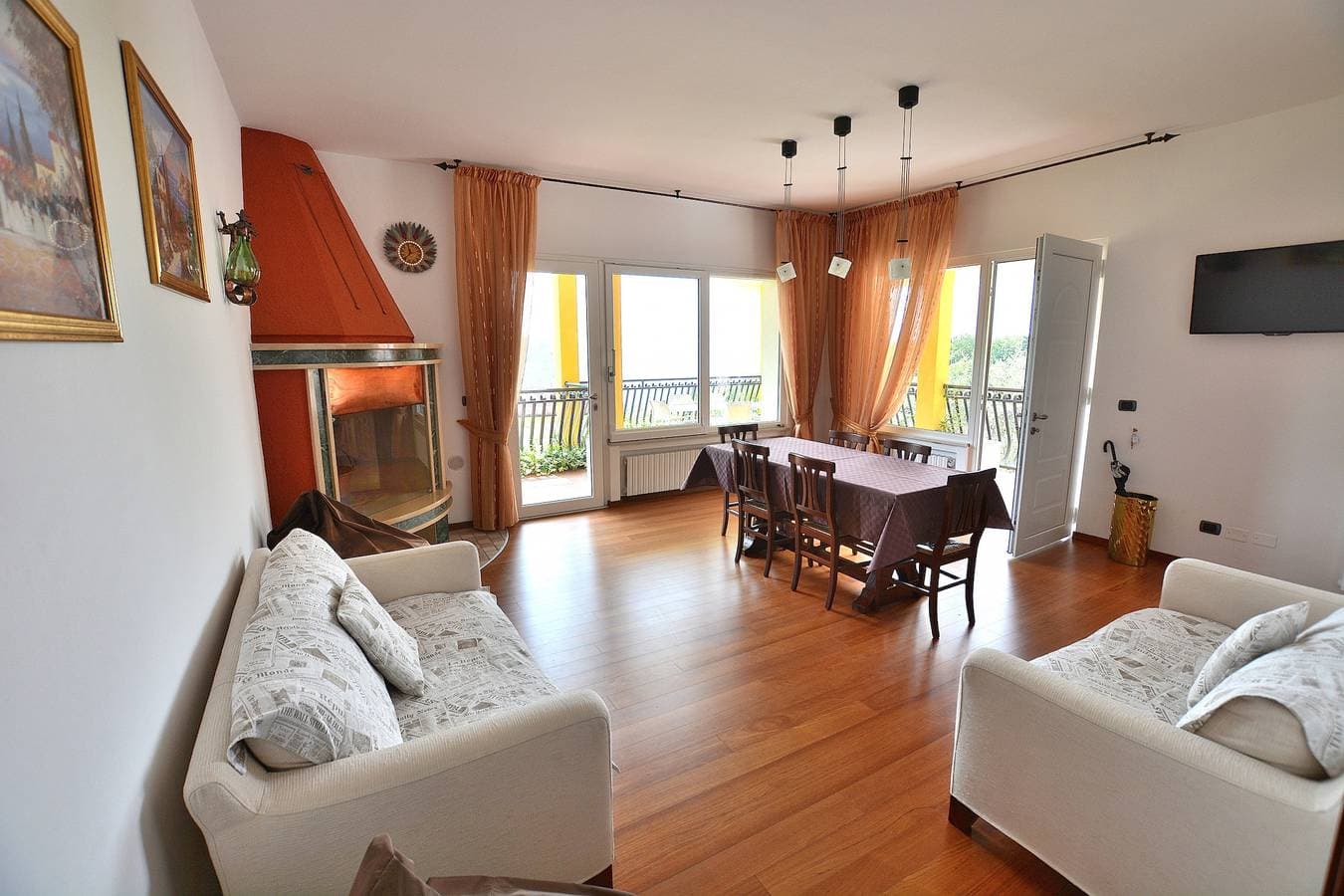 Foto 5 von 24: Orange Apartment In Marciaga di Costermano