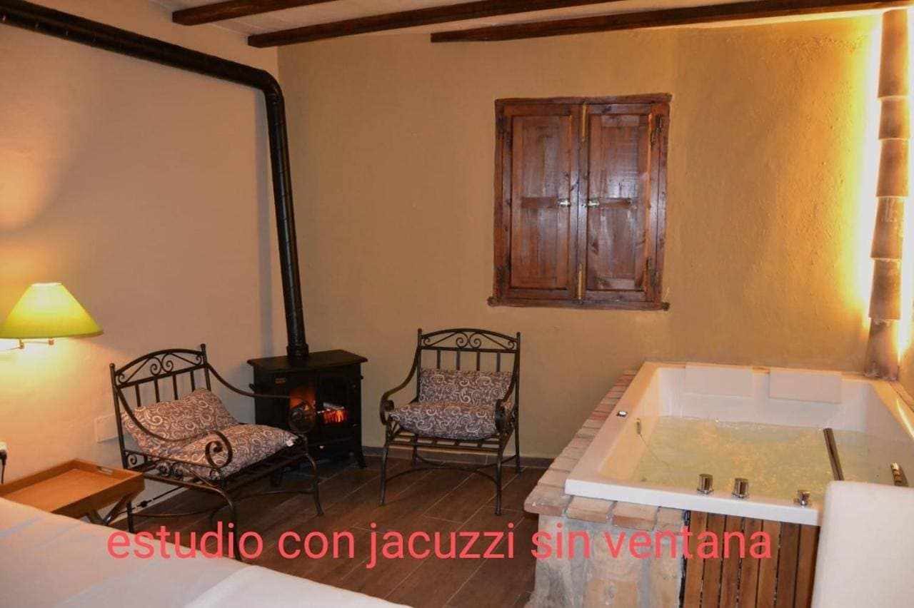 Foto 7 von 12: Studio with Spa Bath