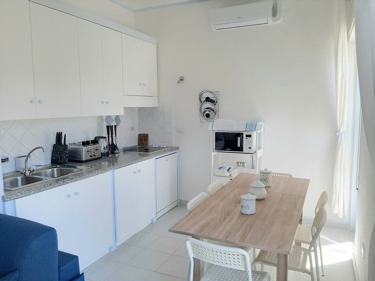 Foto 11 von 23: Ferienwohnung für 6 Personen mit Meerblick