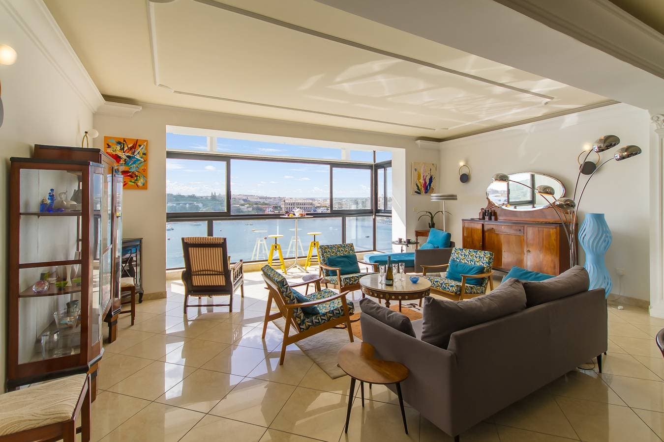 Foto 8 von 33: A Magnificent Sunny Seafront Apart Sliema