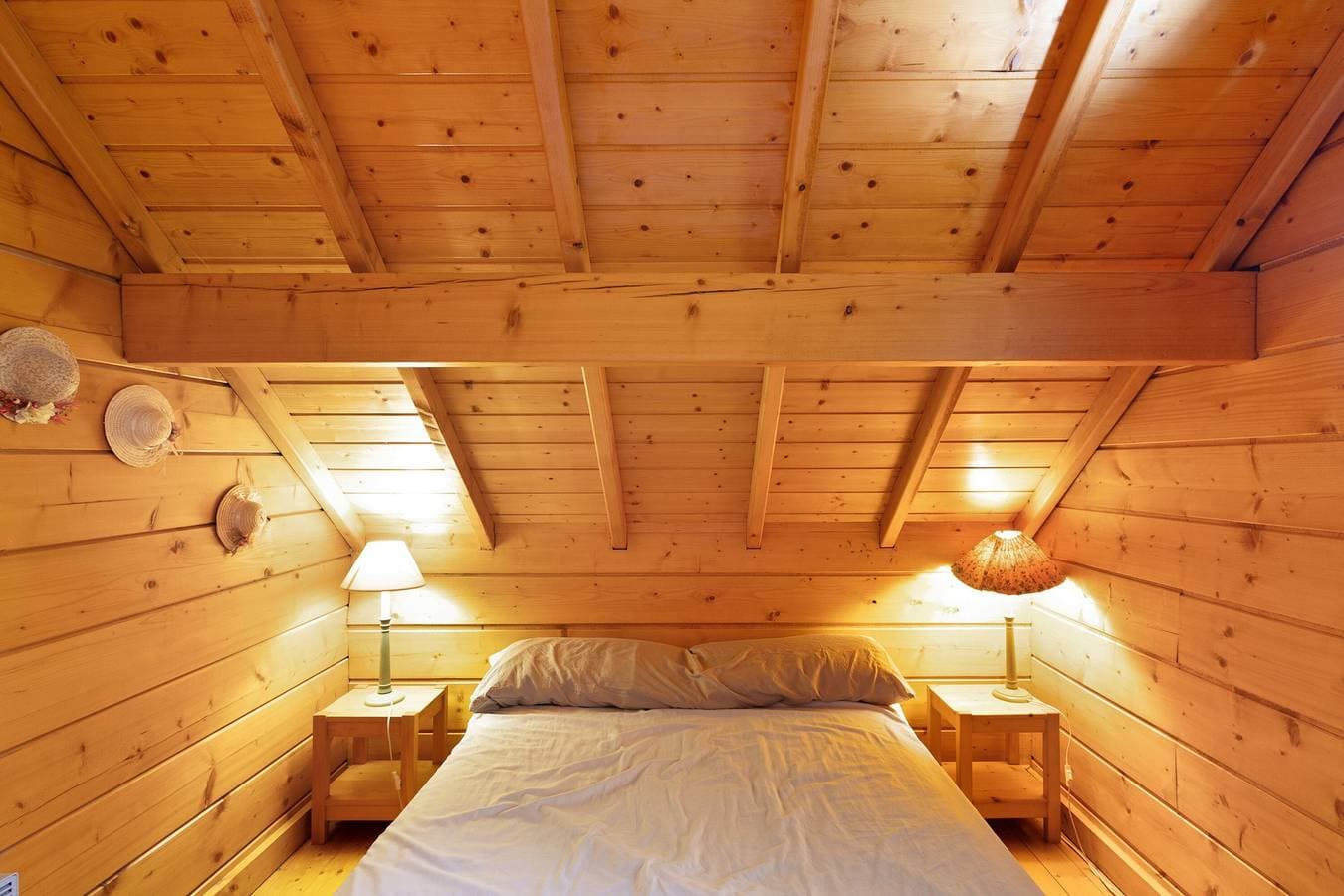 Foto 12 von 23: Chalet "Maison De Bois Finlandaise" mit 2 privaten Terrassen und Balkon