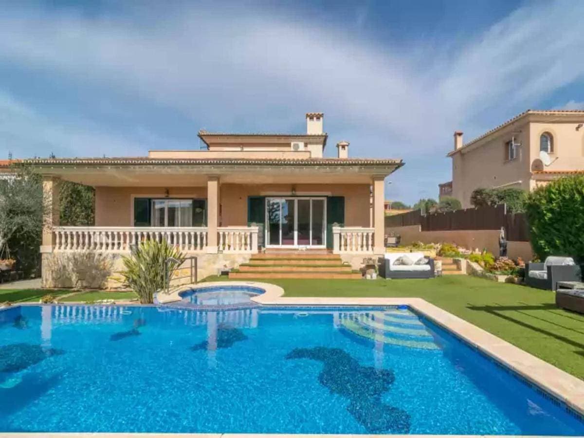 Foto 4 von 31: Four-Bedroom Villa