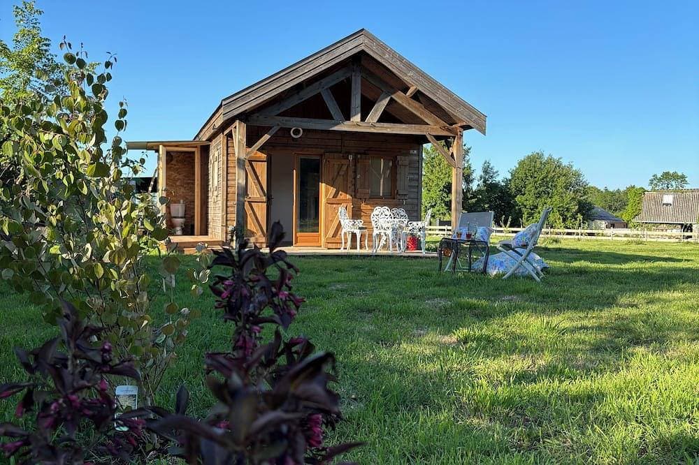 A cottage in an orchard 1