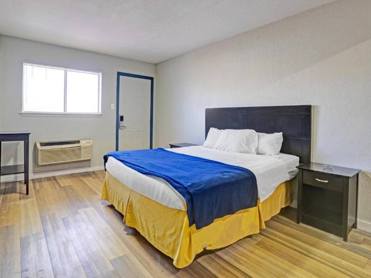 Foto 6 von 25: Kingsize-Bett | Rauchen erlaubt | San Antonio