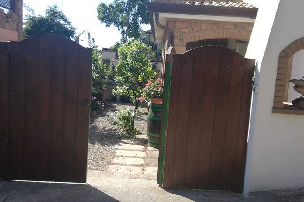 Foto 12 von 25: Haus Mit Veranda In Wenigen Schritten Vom Meer Entfernt