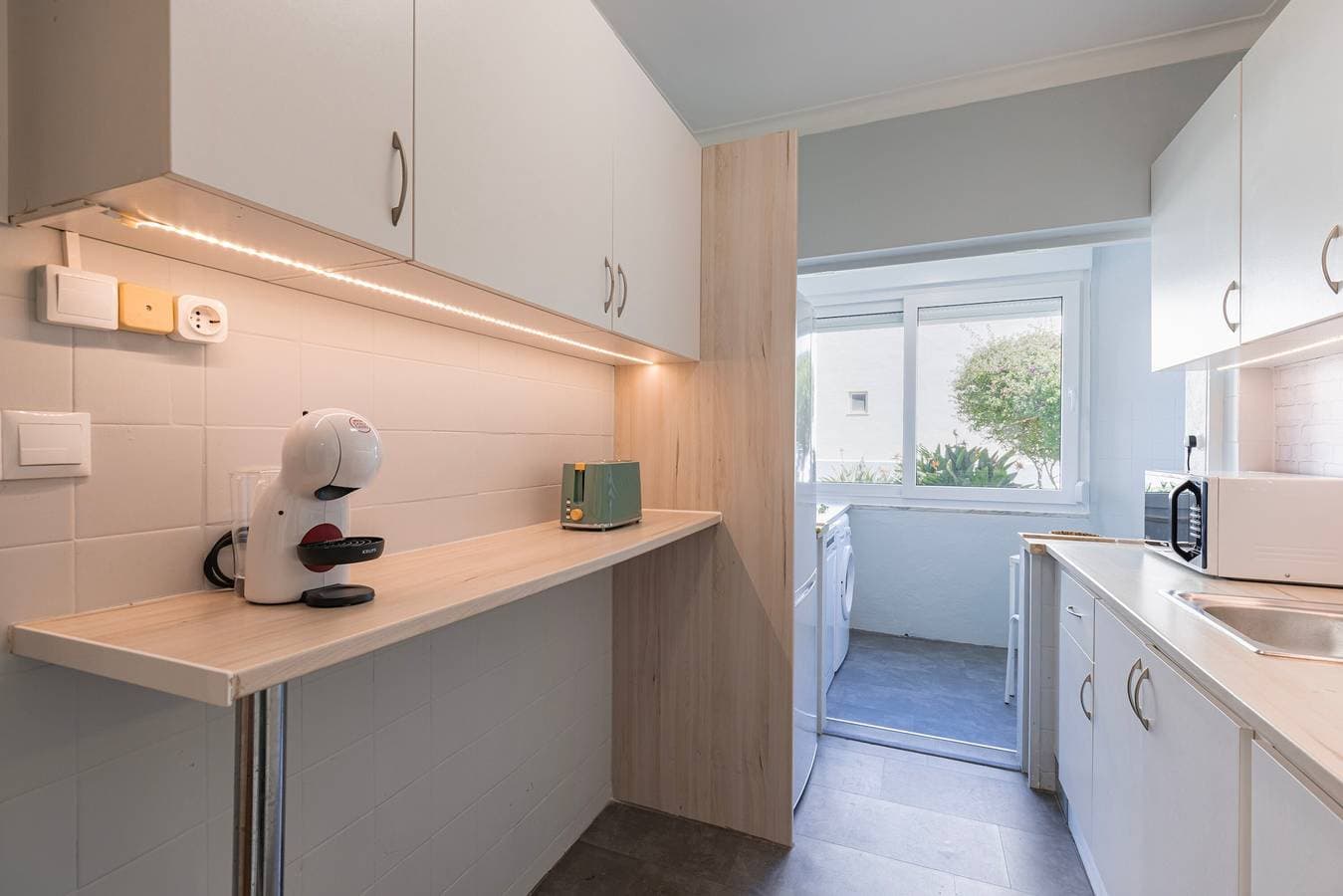 Foto 7 von 35: Ferienwohnung 'Lisbon Oceanside' mit Strandnähe