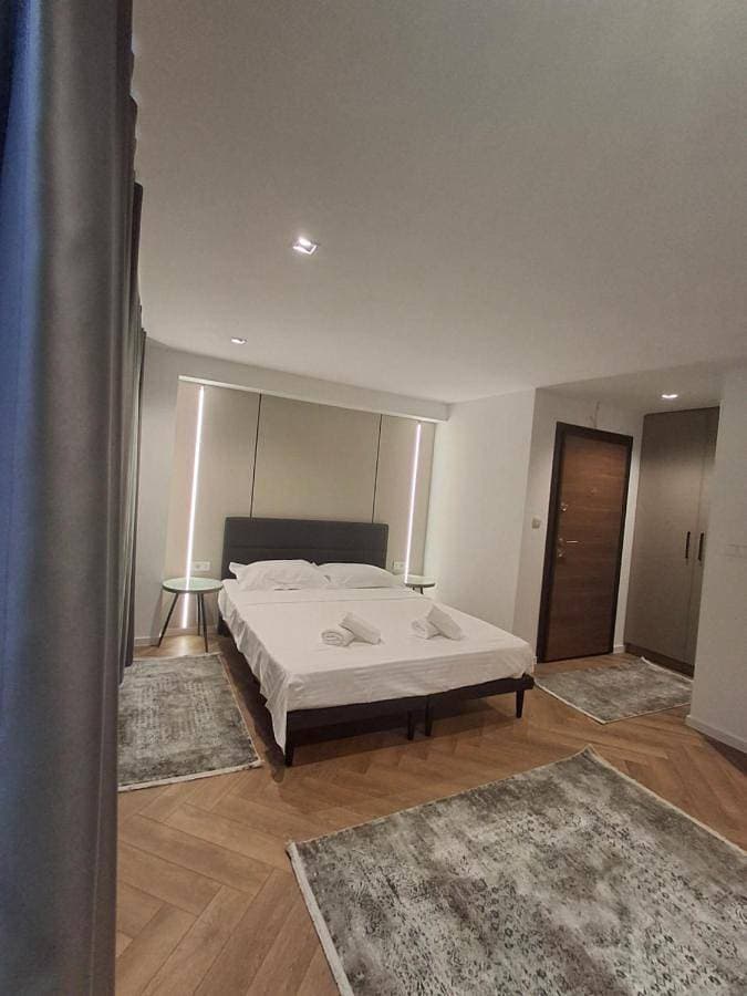 Foto 4 von 14: Two-Bedroom Apartment with Balcony