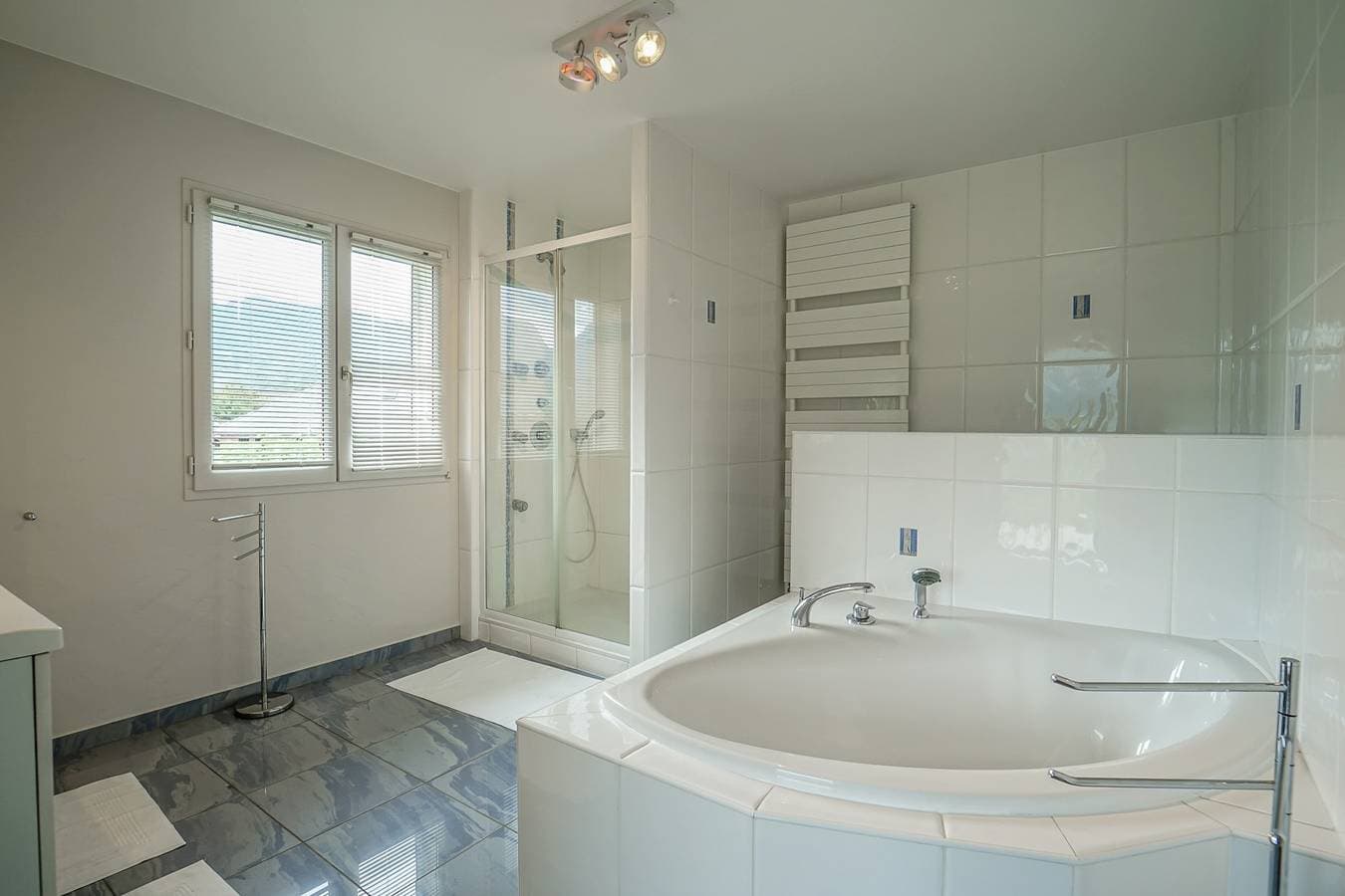 Foto 10 von 20: Ferienhaus für 8 Personen mit Seeblick