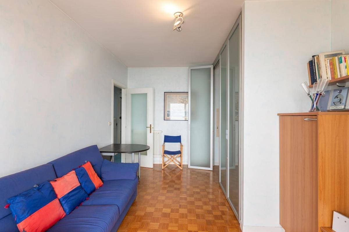 Foto 10 von 27: Two-Bedroom Apartment