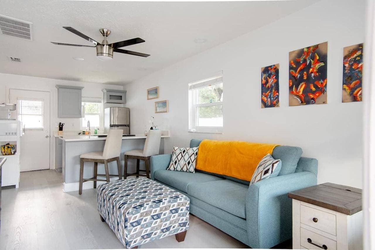 Charming 1-Bedroom Oasis in the Heart of Downtown 1