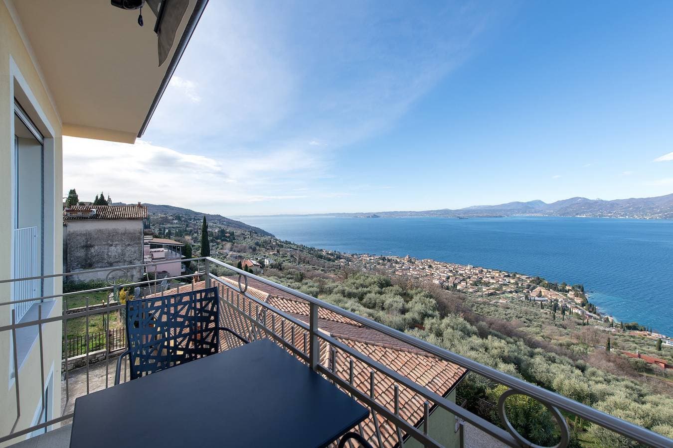 Foto 12 von 31: Ferienwohnung 'Casa Serena' mit Seeblick, WLAN und Klimaanlage