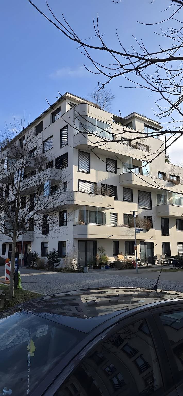 Foto 3 von 38: Stadtnahes Gästezimmer im Penthouse bei Esi in Tübingen