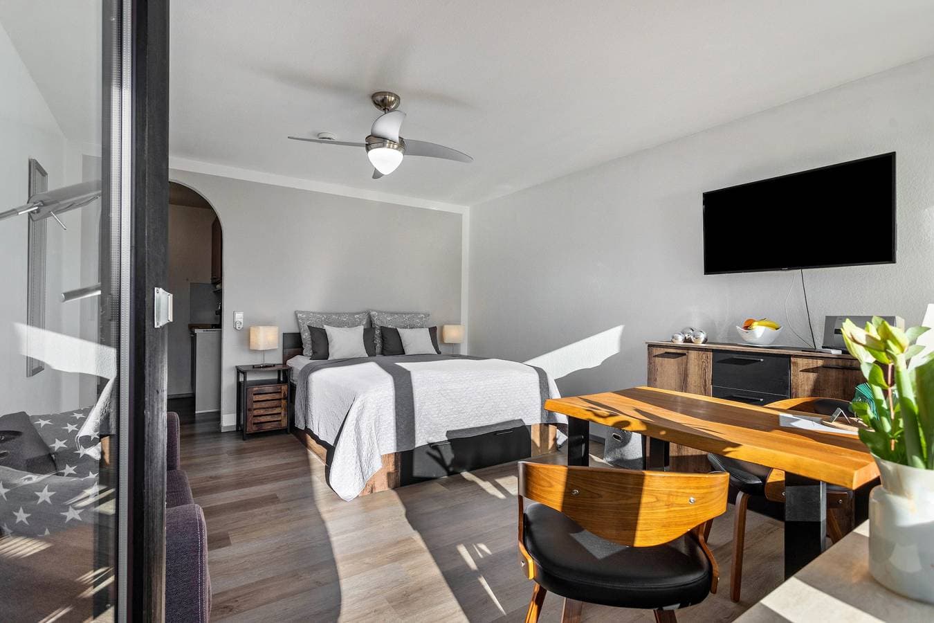 Foto 5 von 22: Moderne Ferienwohnung "Seebruck" mit Balkon & WLAN