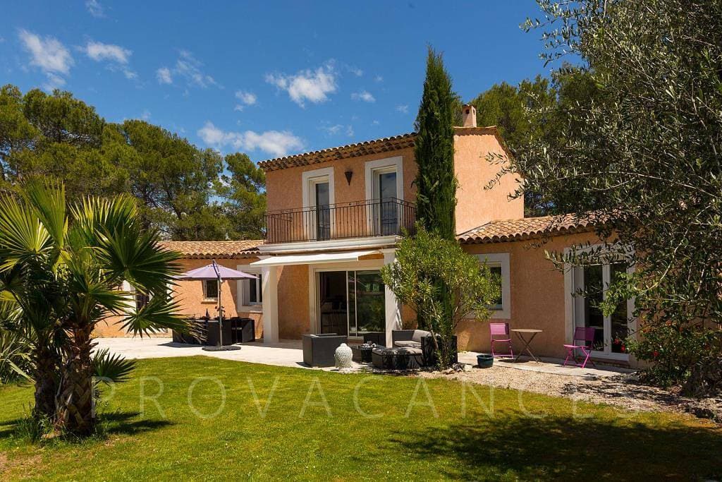 Foto 7 von 53: Schönes Ferienhaus mit Pool in Le Rouret
