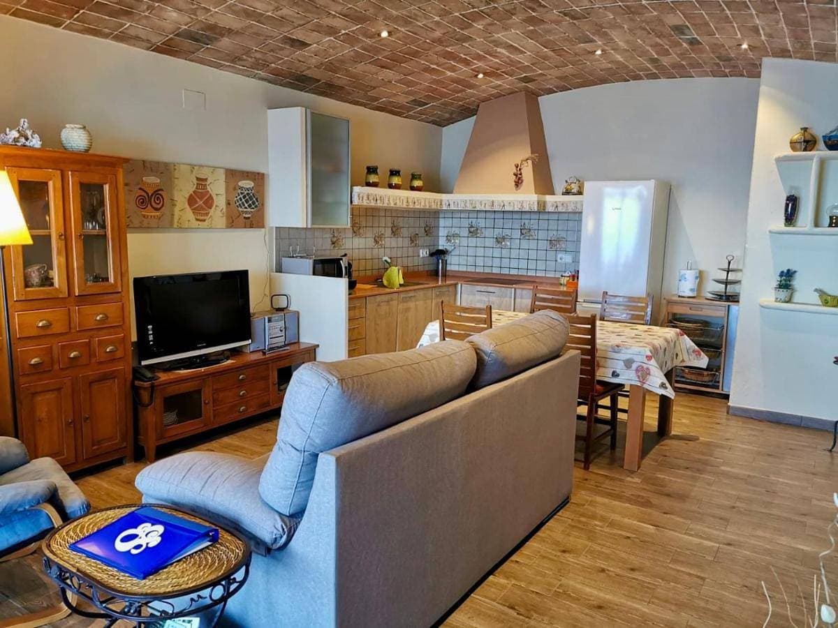 Foto 4 von 37: Three-Bedroom Apartment