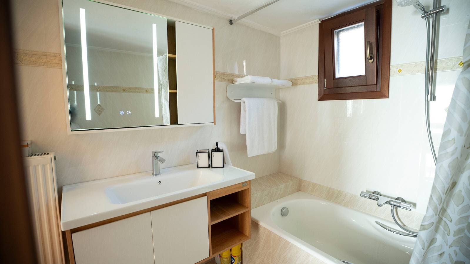 Foto 12 von 38: Villa 'Vignetta Mare: 2-Zimmer-Refugium mit Meerblick, WLAN & Klimaanlage