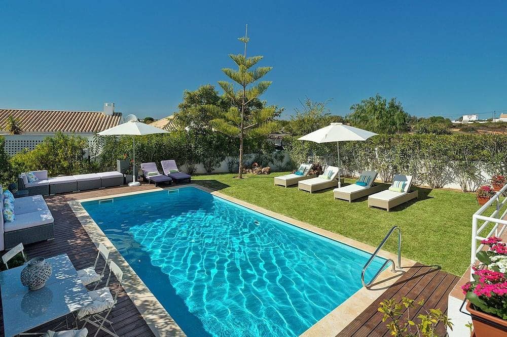 Foto 10 von 14: Delightful, modern villa in a quite and peaceful area. Private heated pool (opt)