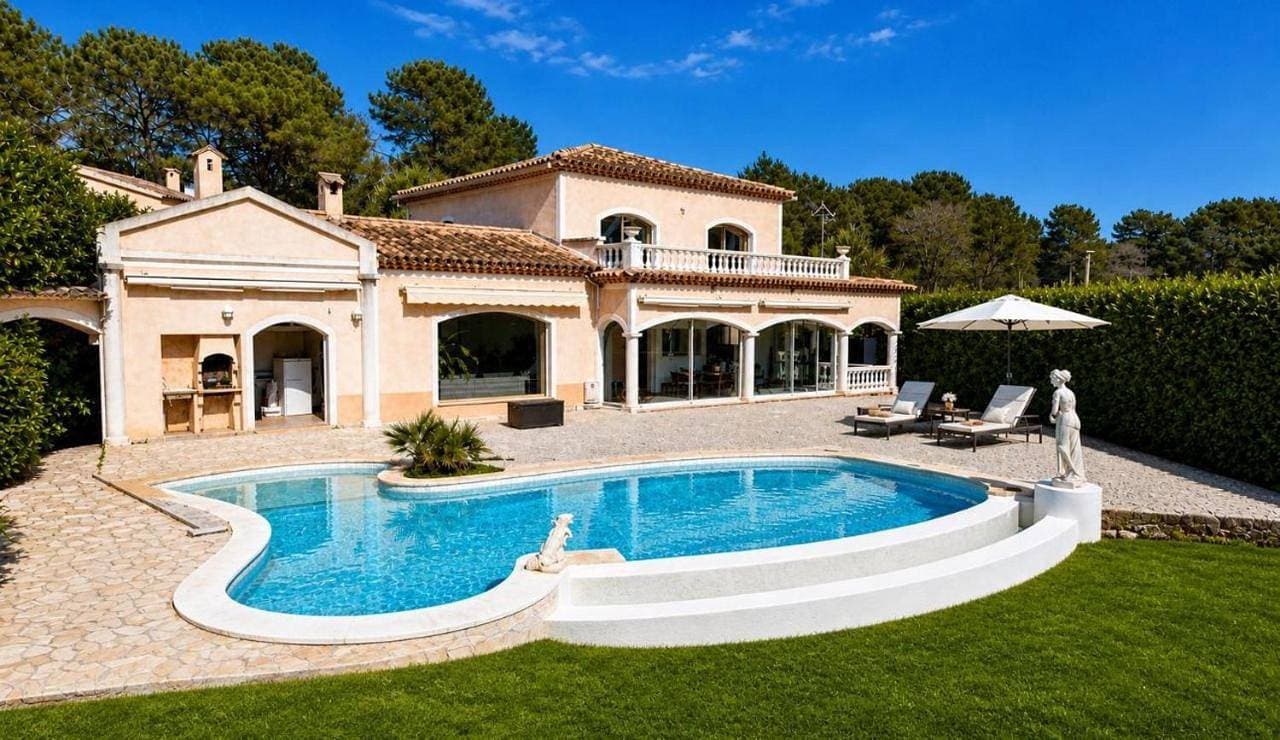 Exceptional villa Pool & large garden 1